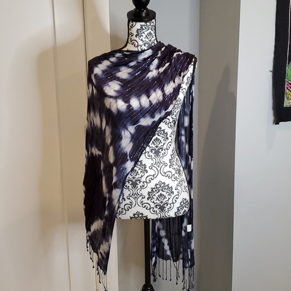 Scarf - Picture 2 of 2